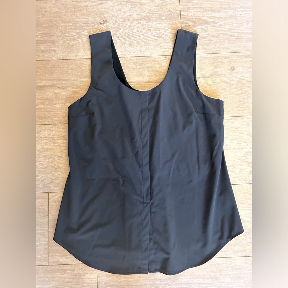 Nic & Zoe. Black tank.